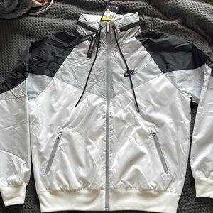 Nike Men's Black/White/Light Gray Hoodless Windbreaker